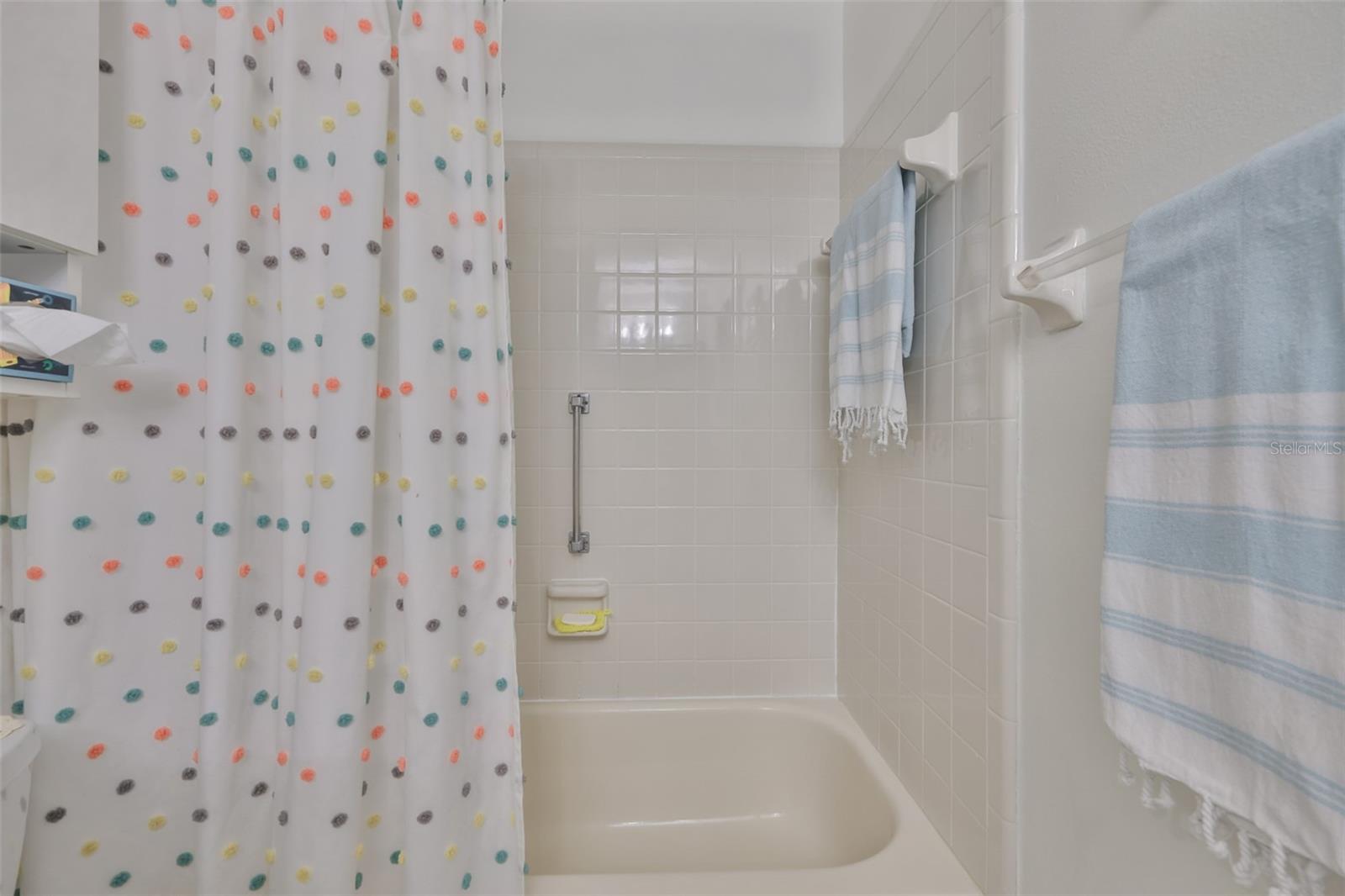 Image 16 of 37 For 313 Knottwood Court