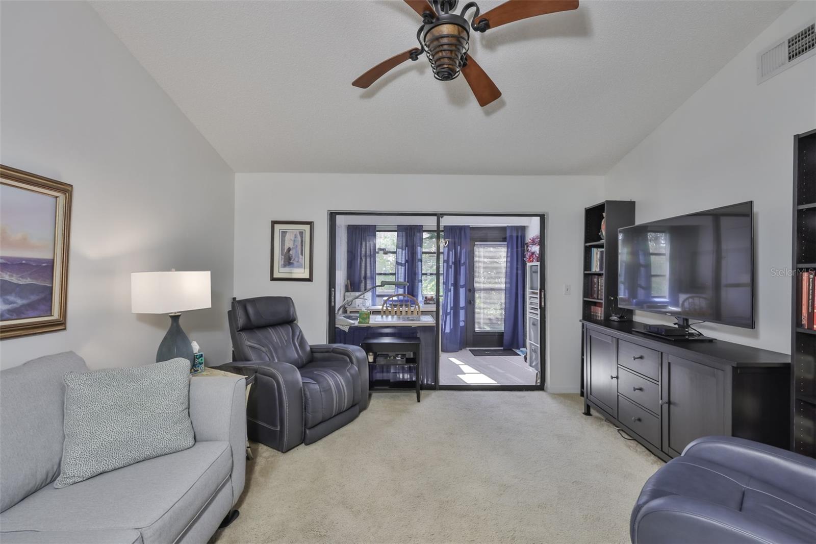 Image 22 of 37 For 313 Knottwood Court