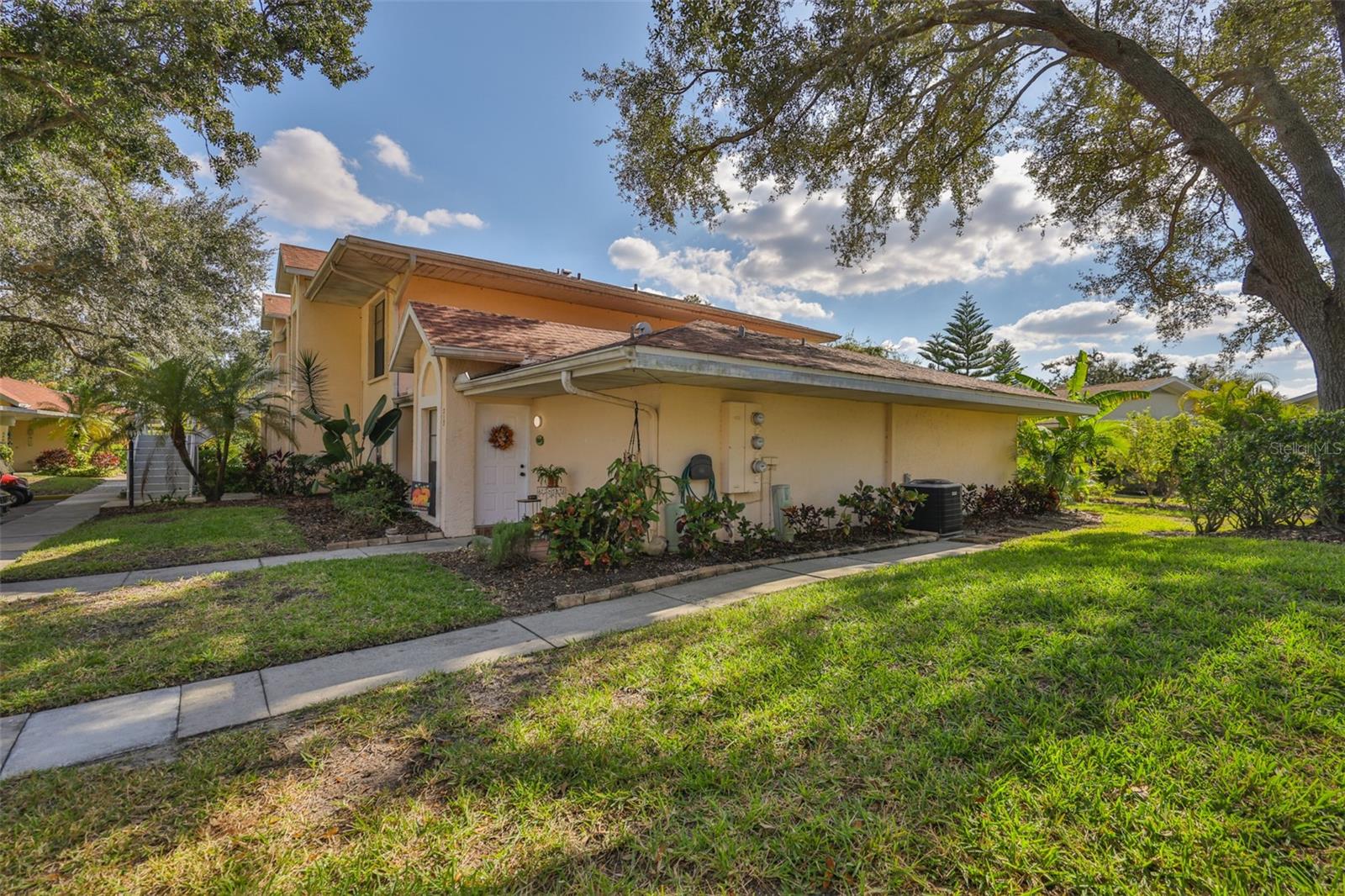 Image 24 of 37 For 313 Knottwood Court