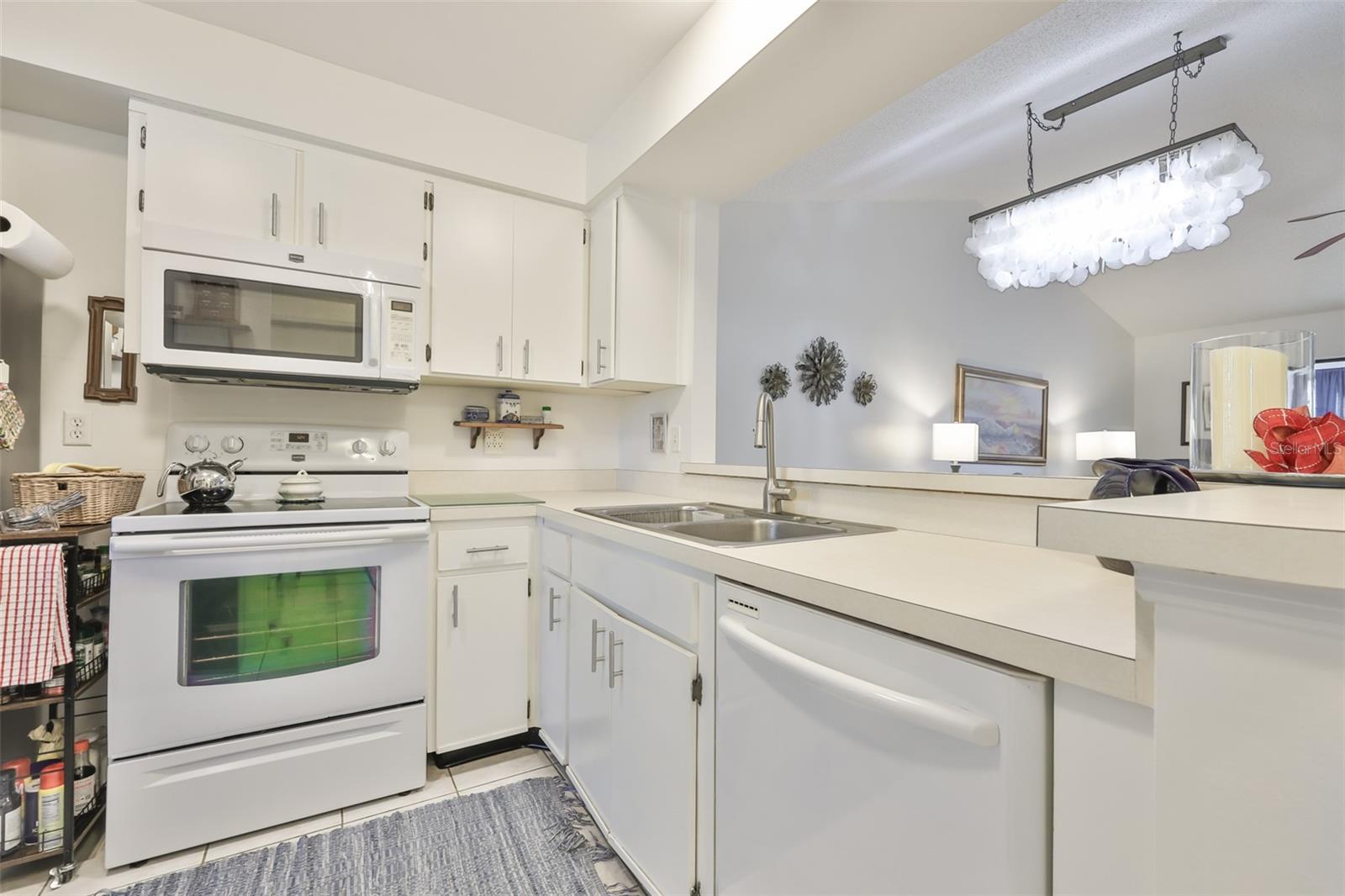 Image 9 of 37 For 313 Knottwood Court