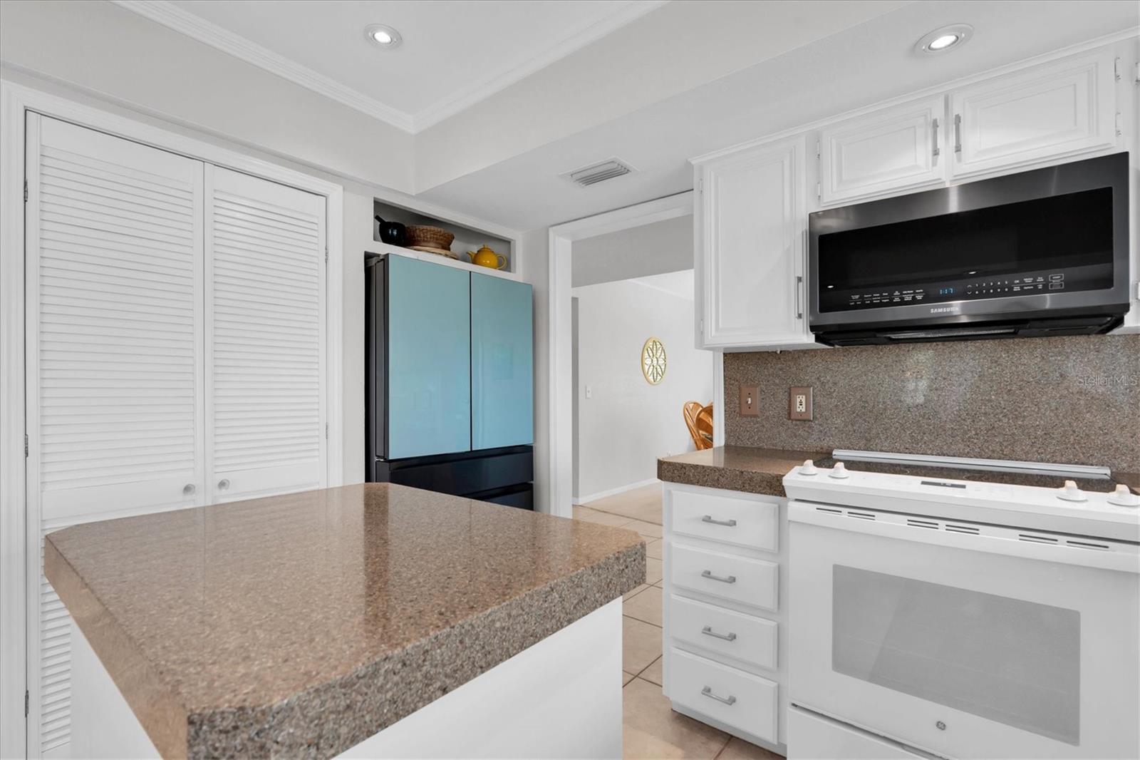 Image 16 of 66 For 4961 61st Avenue S