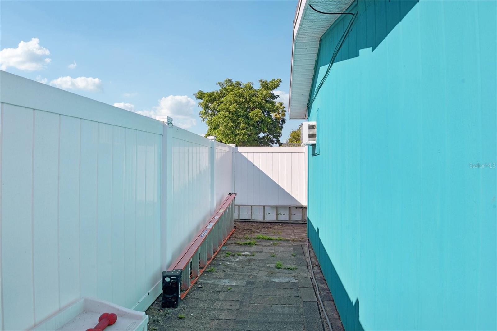 Image 18 of 20 For 9126 Baymeadow Court