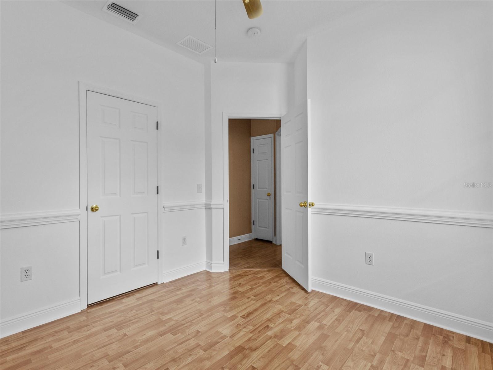 Listing photo id 13 for 6237 Dainty Bess Court