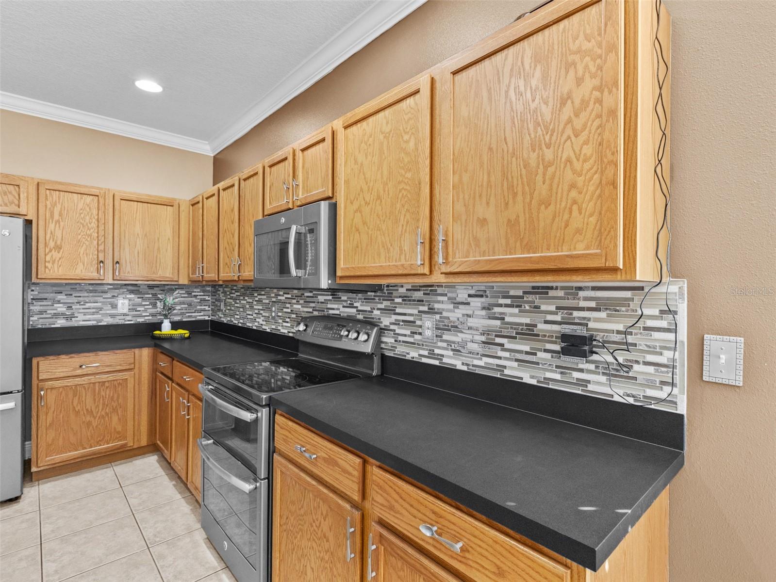 Listing photo id 6 for 6237 Dainty Bess Court