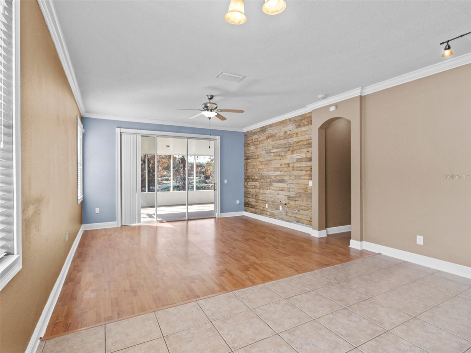 Listing photo id 7 for 6237 Dainty Bess Court