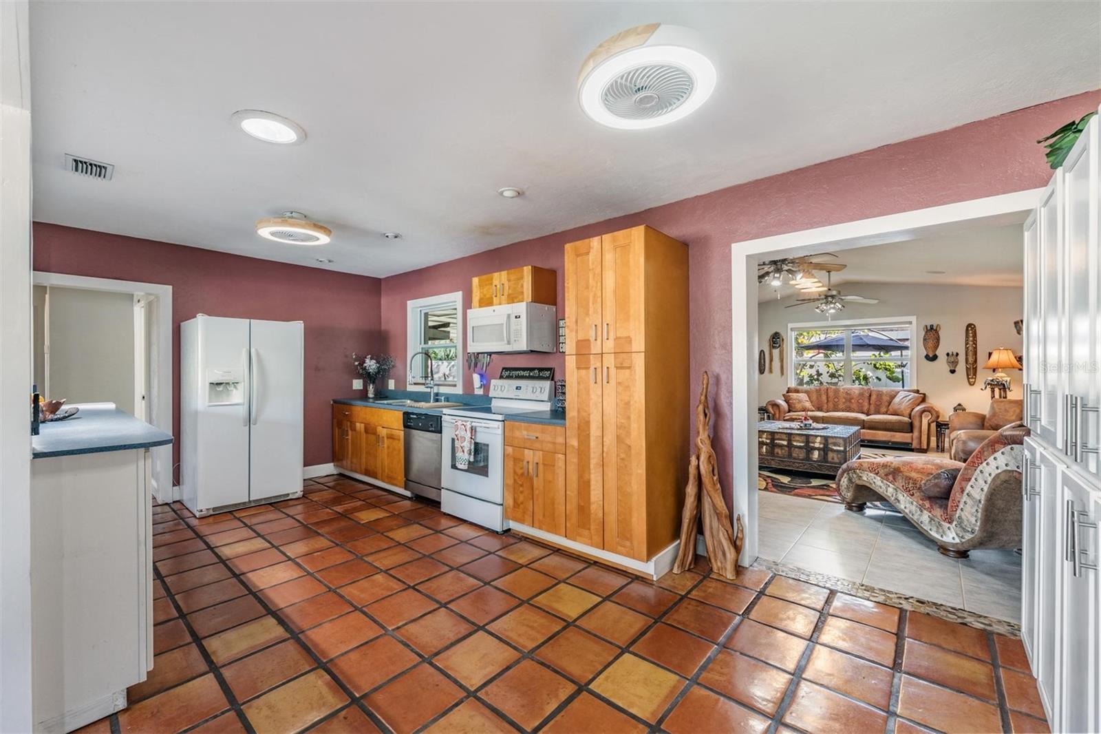 Image 17 of 52 For 9854 51st Avenue N