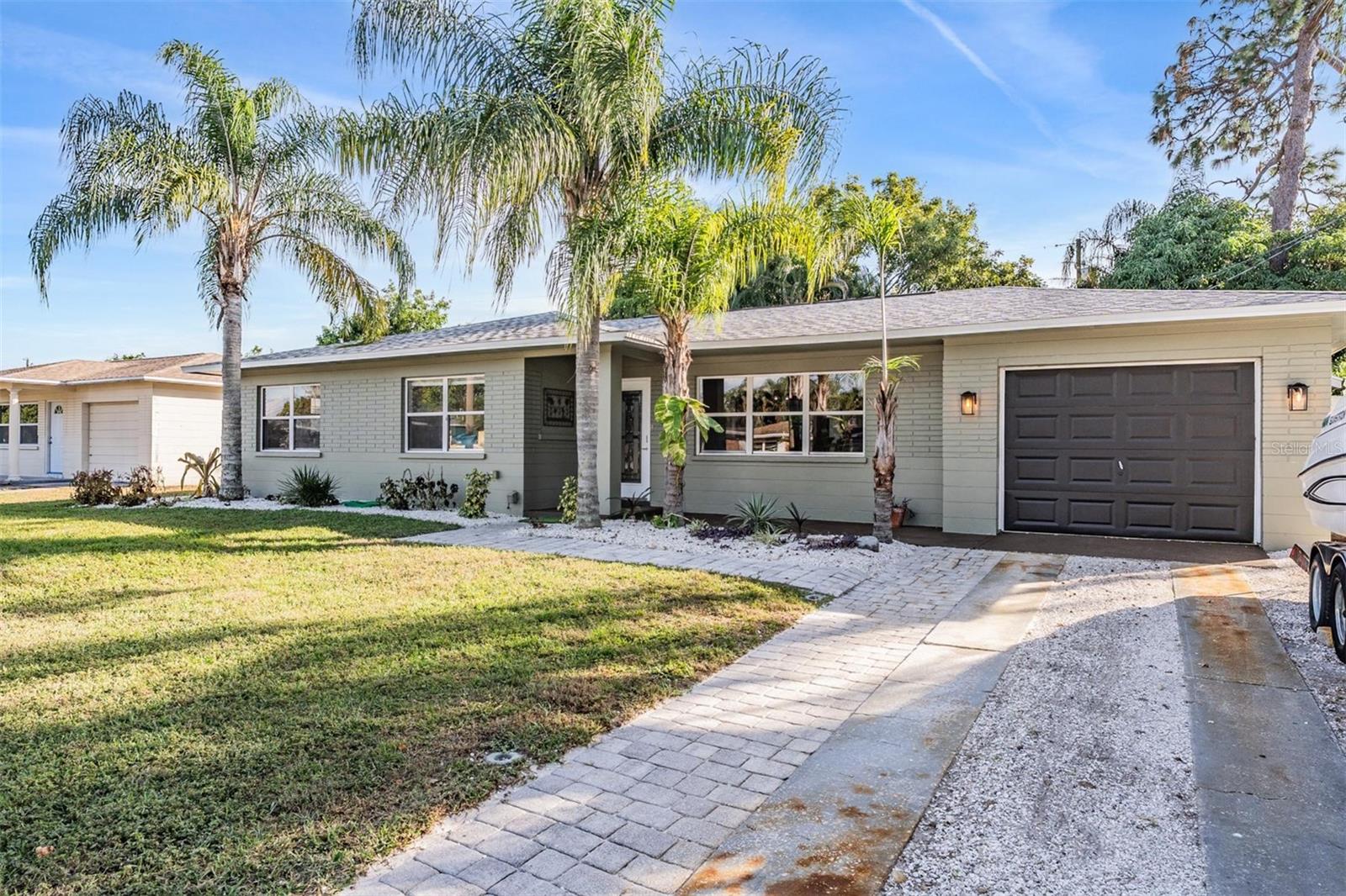 Image 26 of 52 For 9854 51st Avenue N