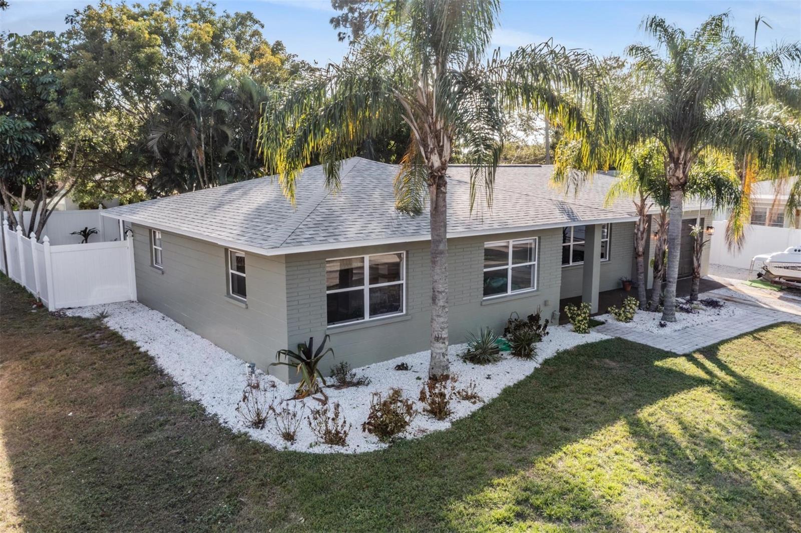 Image 28 of 52 For 9854 51st Avenue N