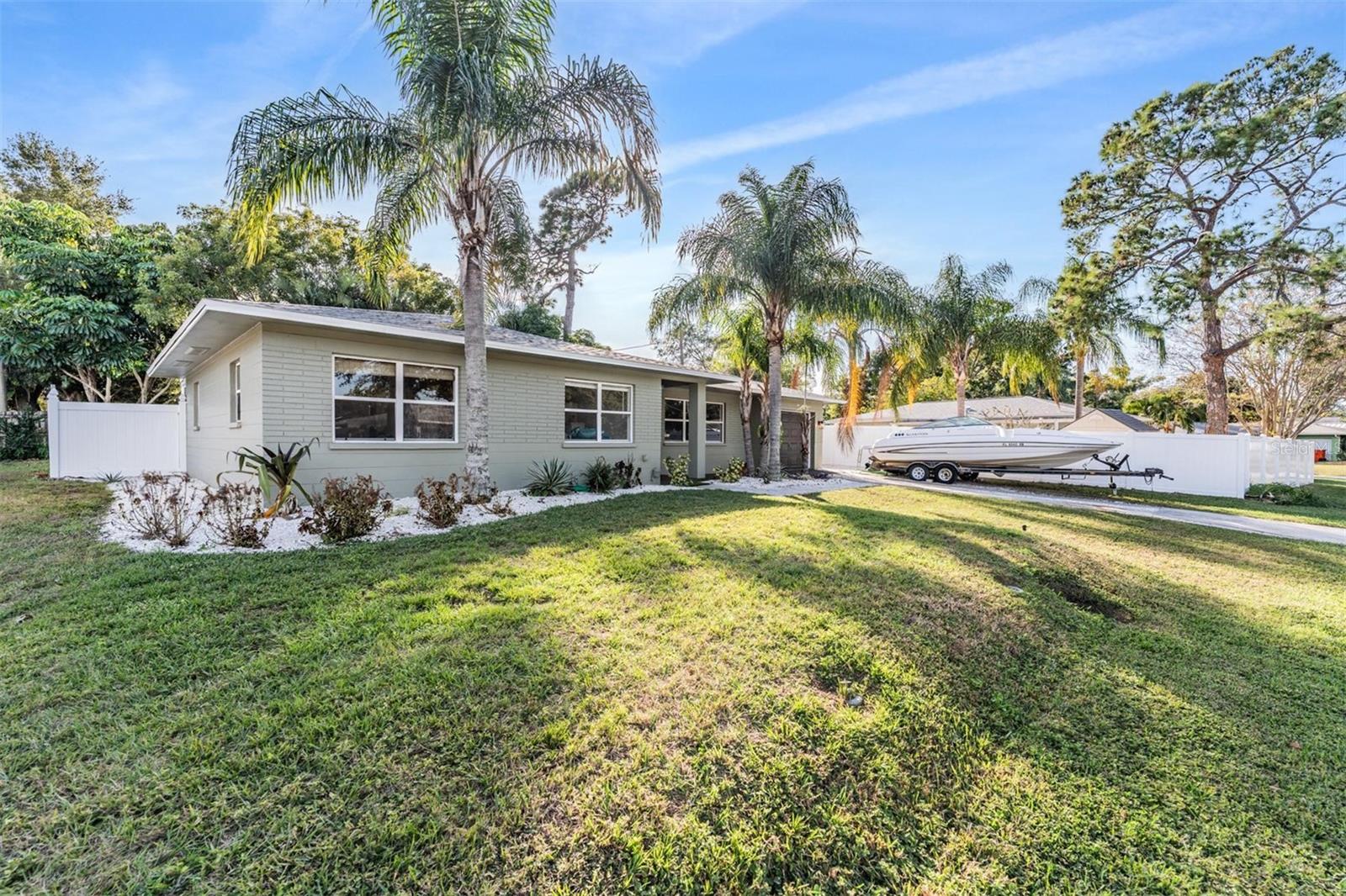 Image 31 of 52 For 9854 51st Avenue N