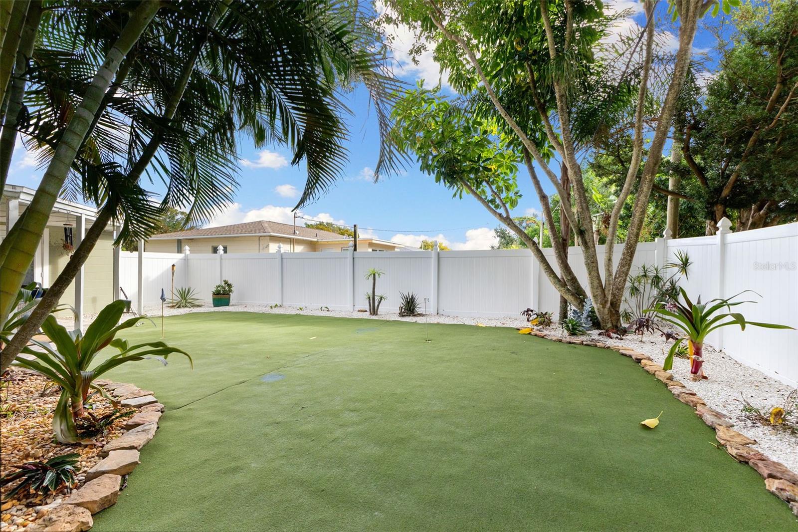 Image 37 of 52 For 9854 51st Avenue N