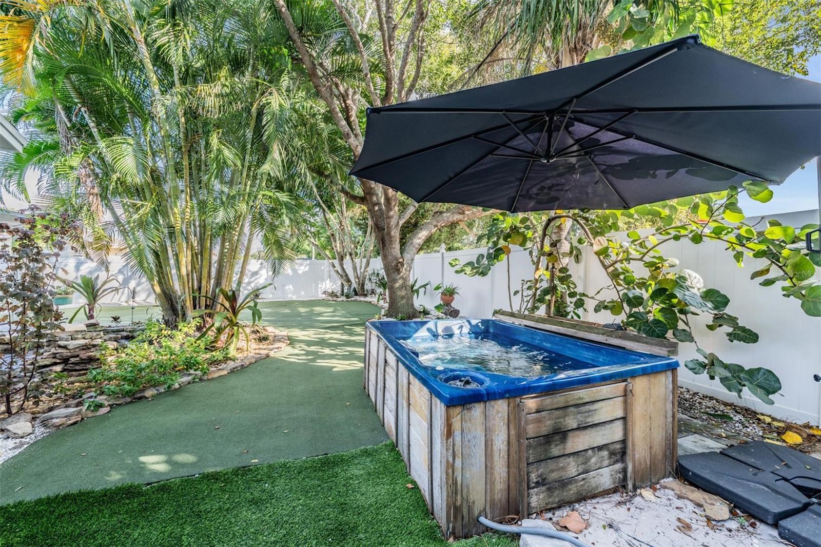 Image 7 of 52 For 9854 51st Avenue N