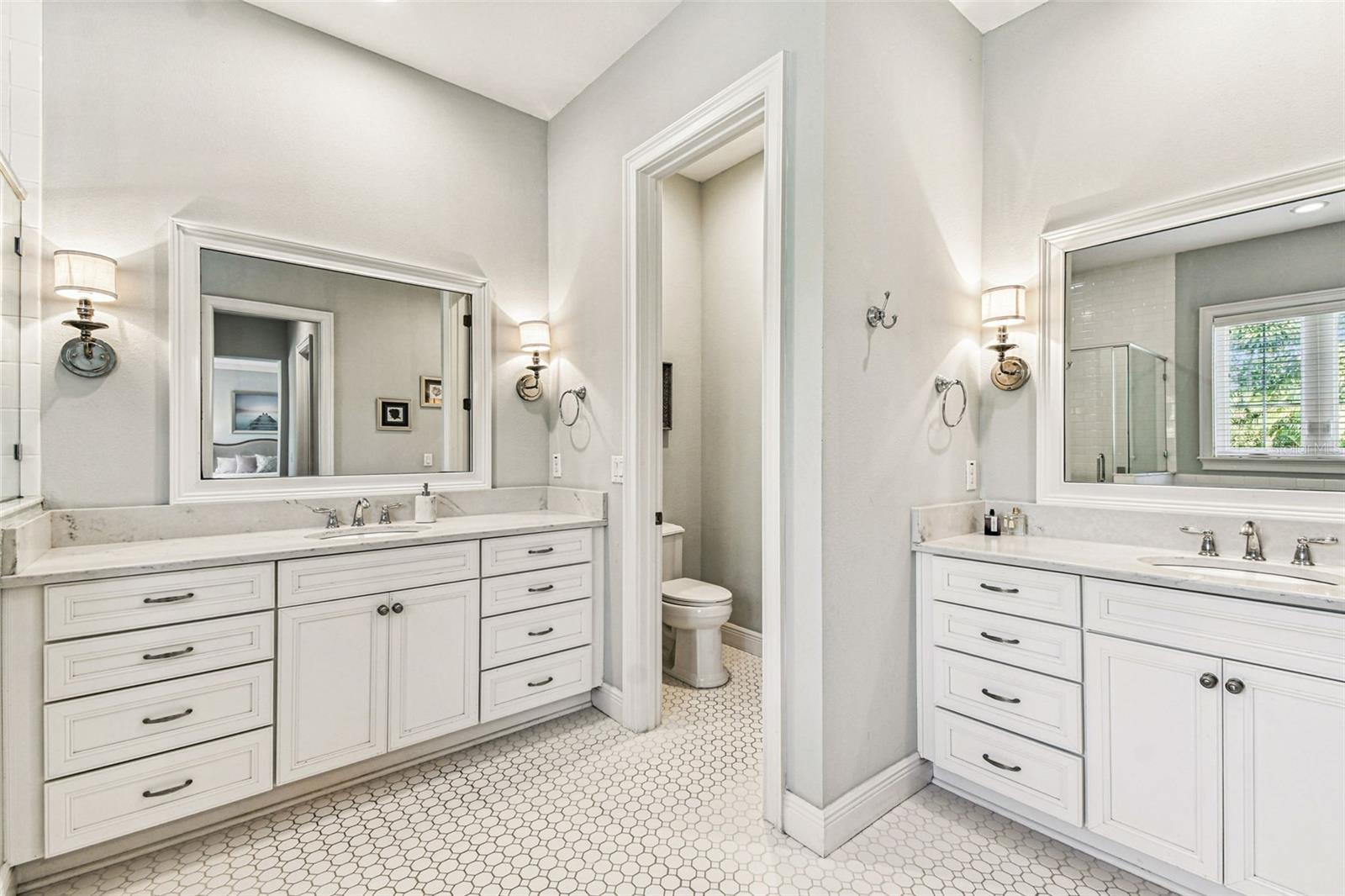 Image 46 of 74 For 4105 Corona Street