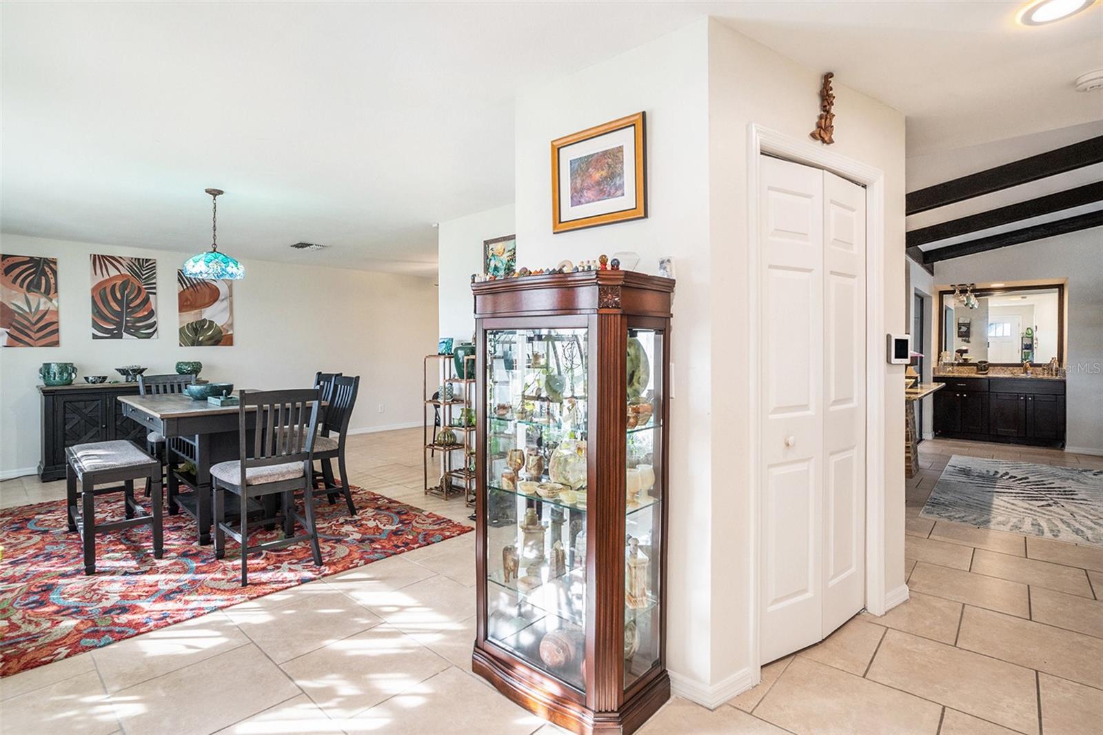 Listing photo id 8 for 202 Running Horse Road