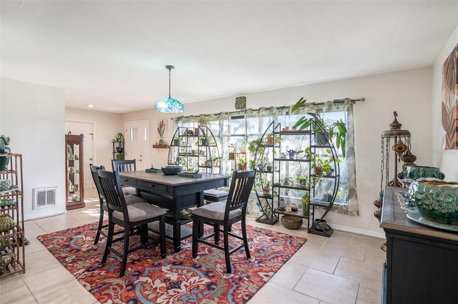 Listing photo id 9 for 202 Running Horse Road