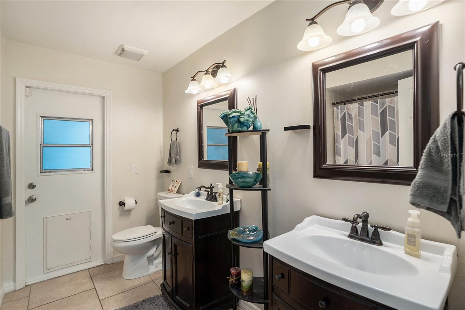 Listing photo id 20 for 202 Running Horse Road