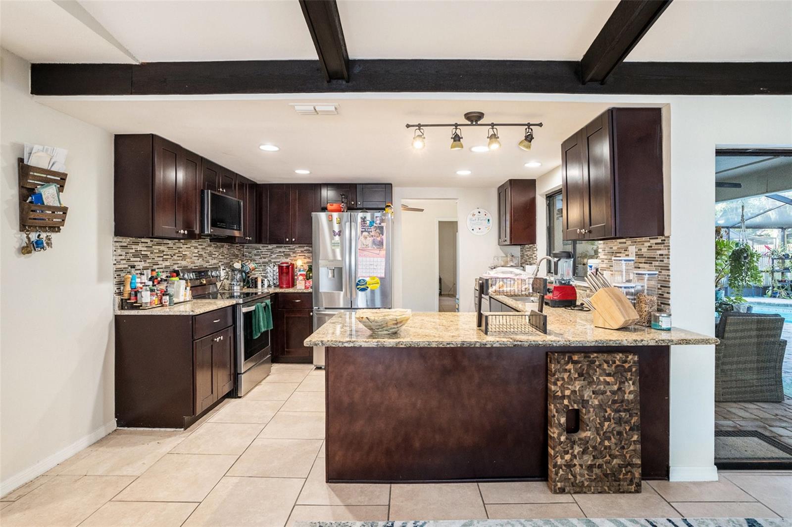 Listing photo id 5 for 202 Running Horse Road