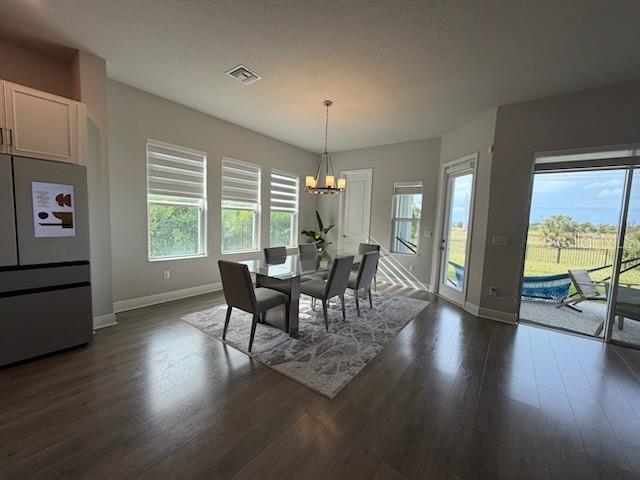 Listing photo id 4 for 5407 Del Coronado Drive