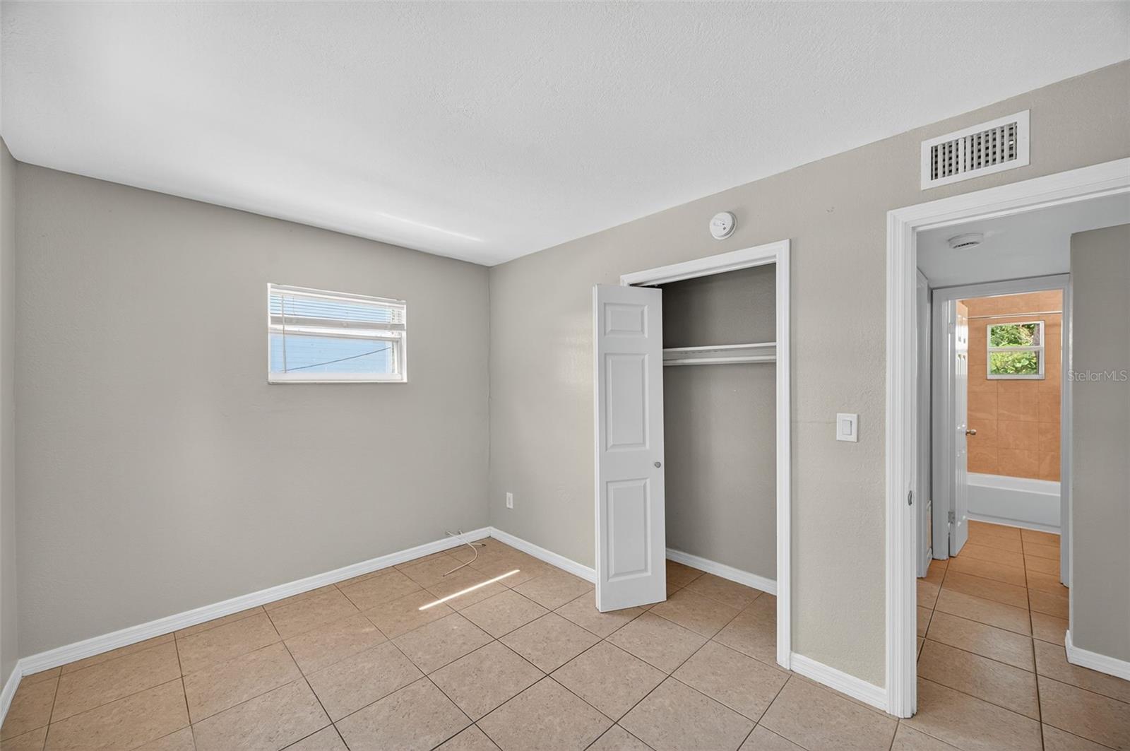 Image 14 of 26 For 1771 Russell Street S 3