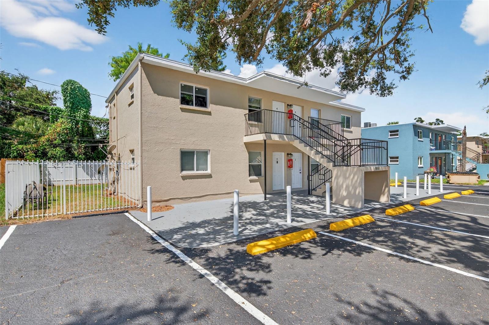 Image 2 of 26 For 1771 Russell Street S 3