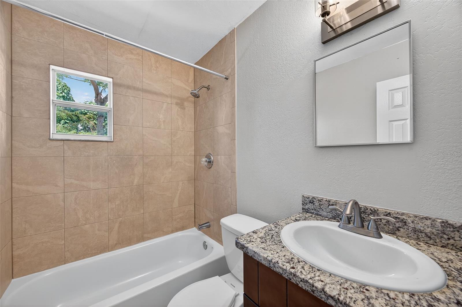 Image 21 of 26 For 1771 Russell Street S 3