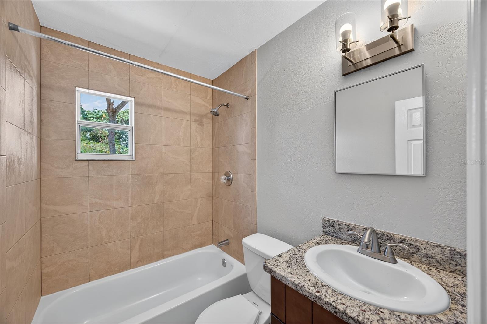 Image 22 of 26 For 1771 Russell Street S 3