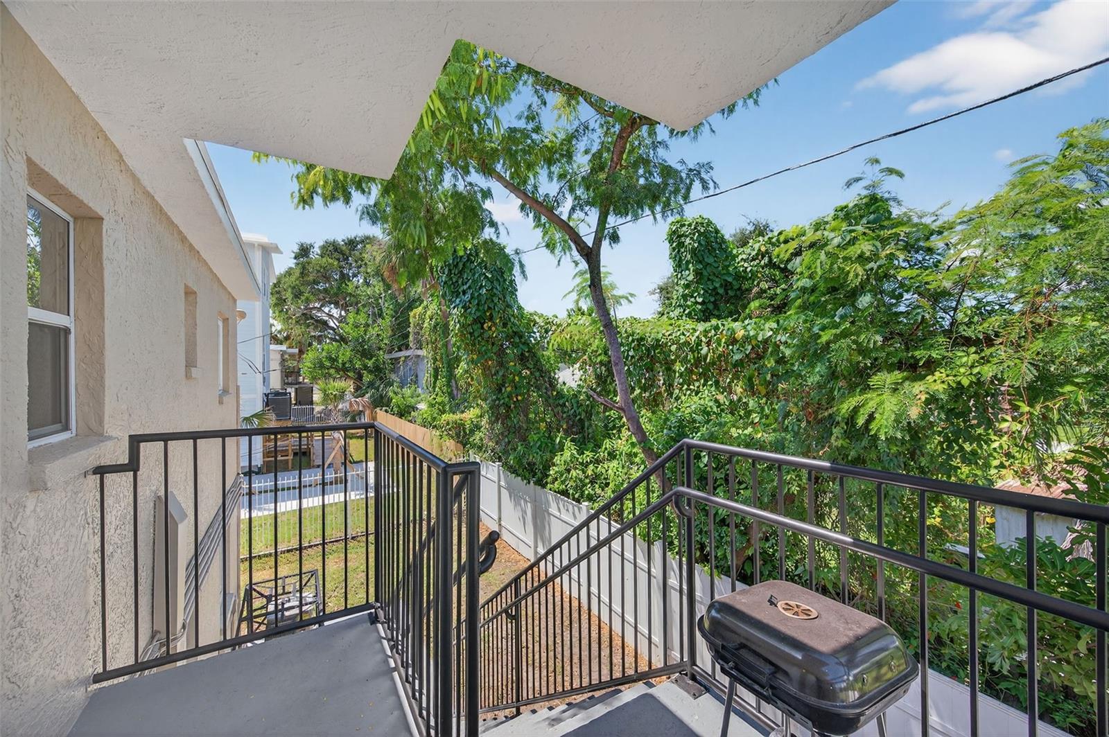 Image 23 of 26 For 1771 Russell Street S 3