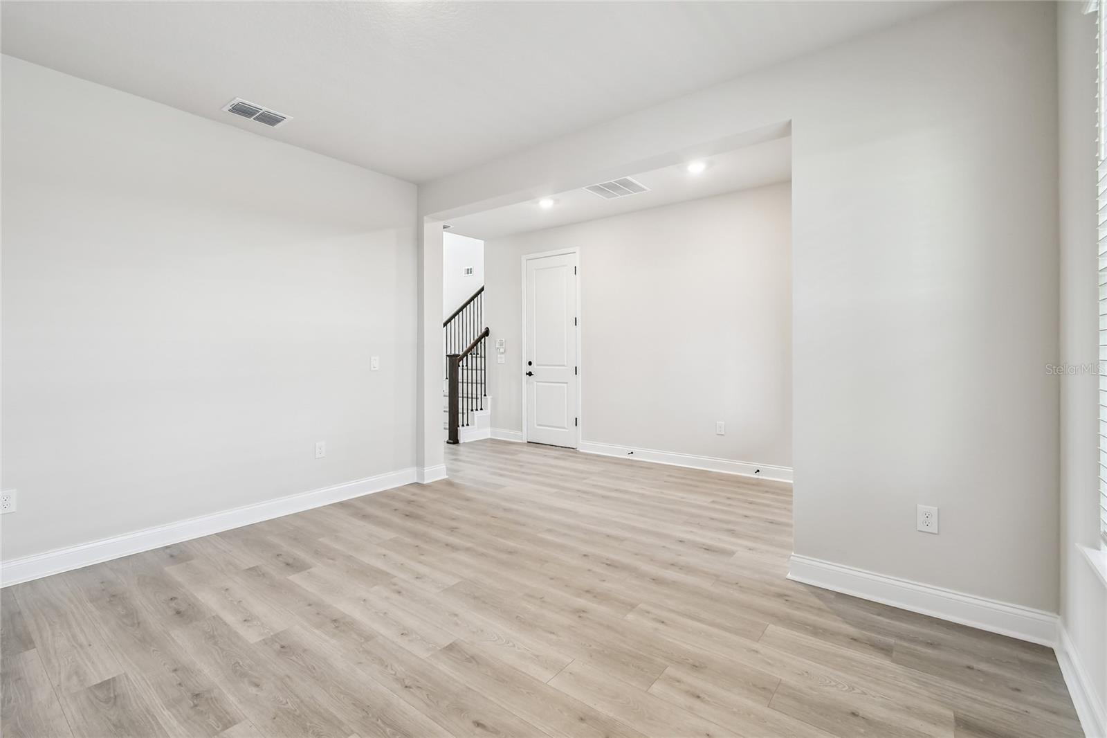 Image 13 of 43 For 17024 Cercis Loop