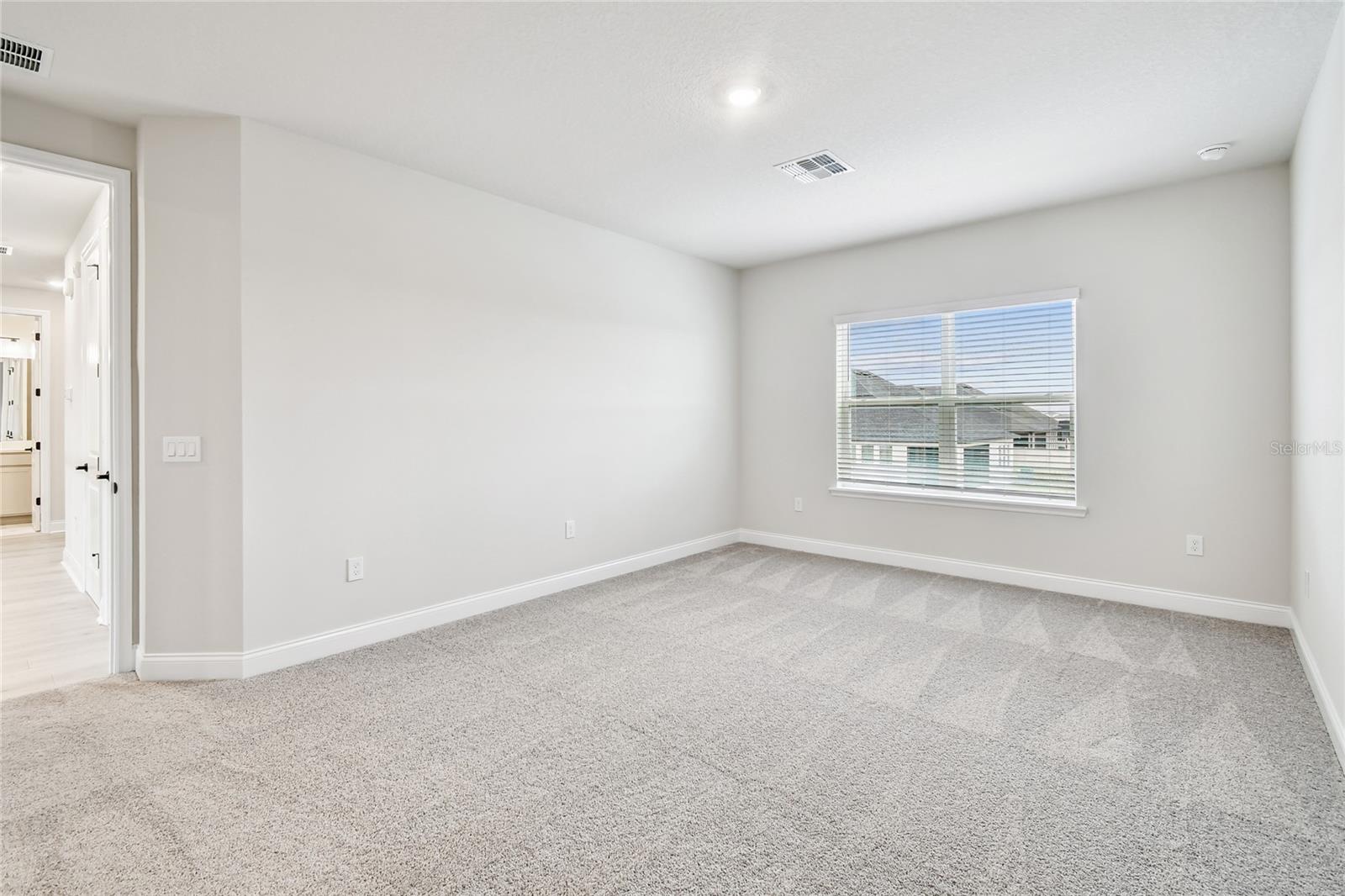 Image 18 of 43 For 17024 Cercis Loop