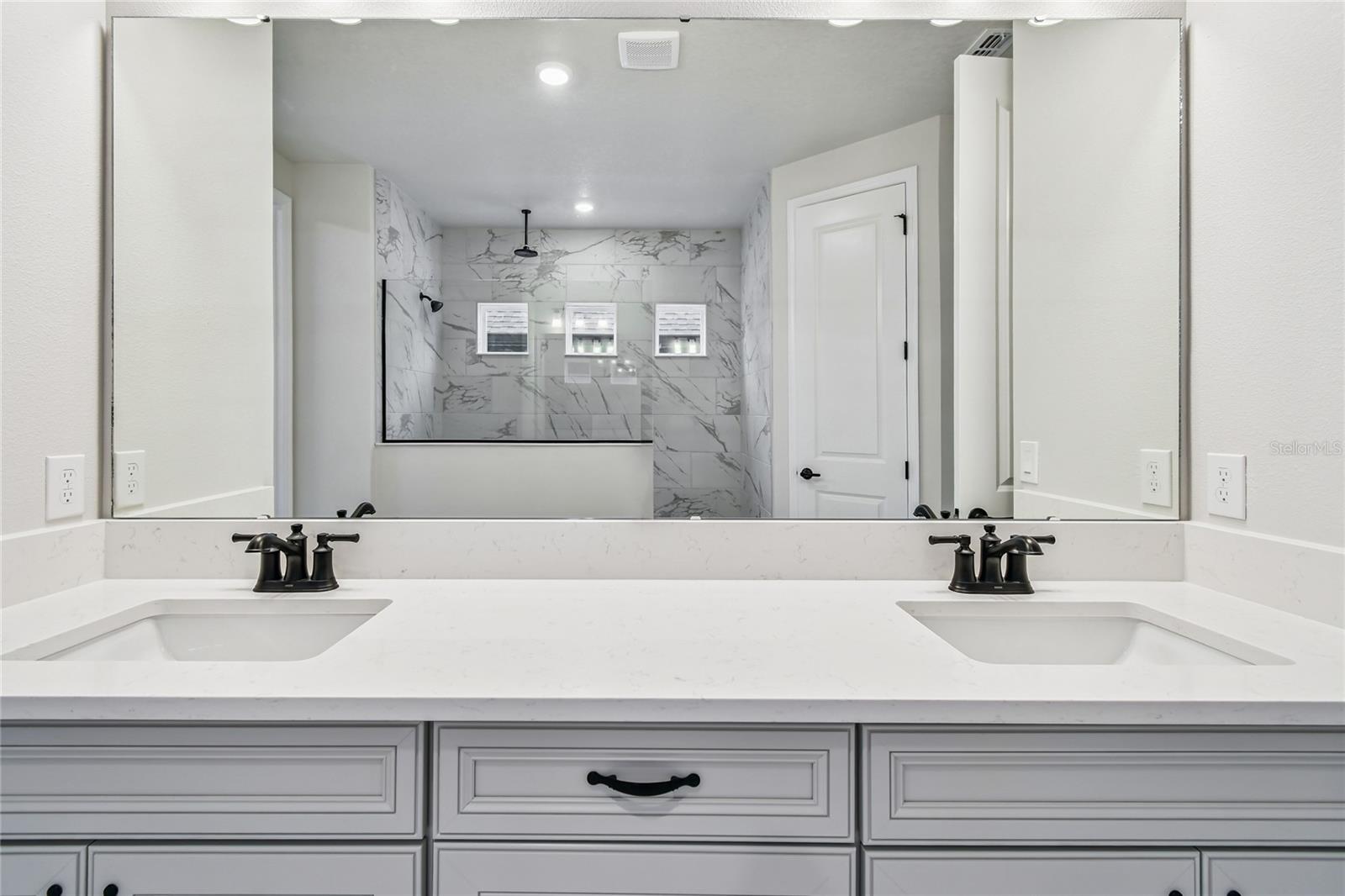 Image 21 of 43 For 17024 Cercis Loop