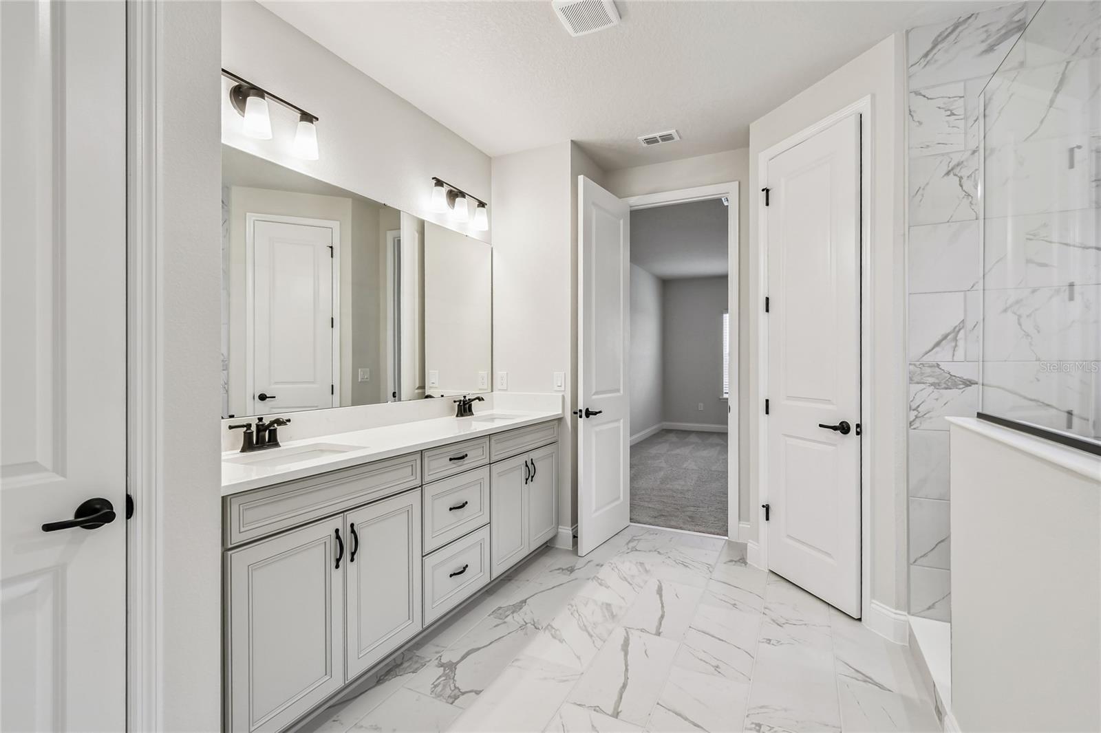 Image 22 of 43 For 17024 Cercis Loop