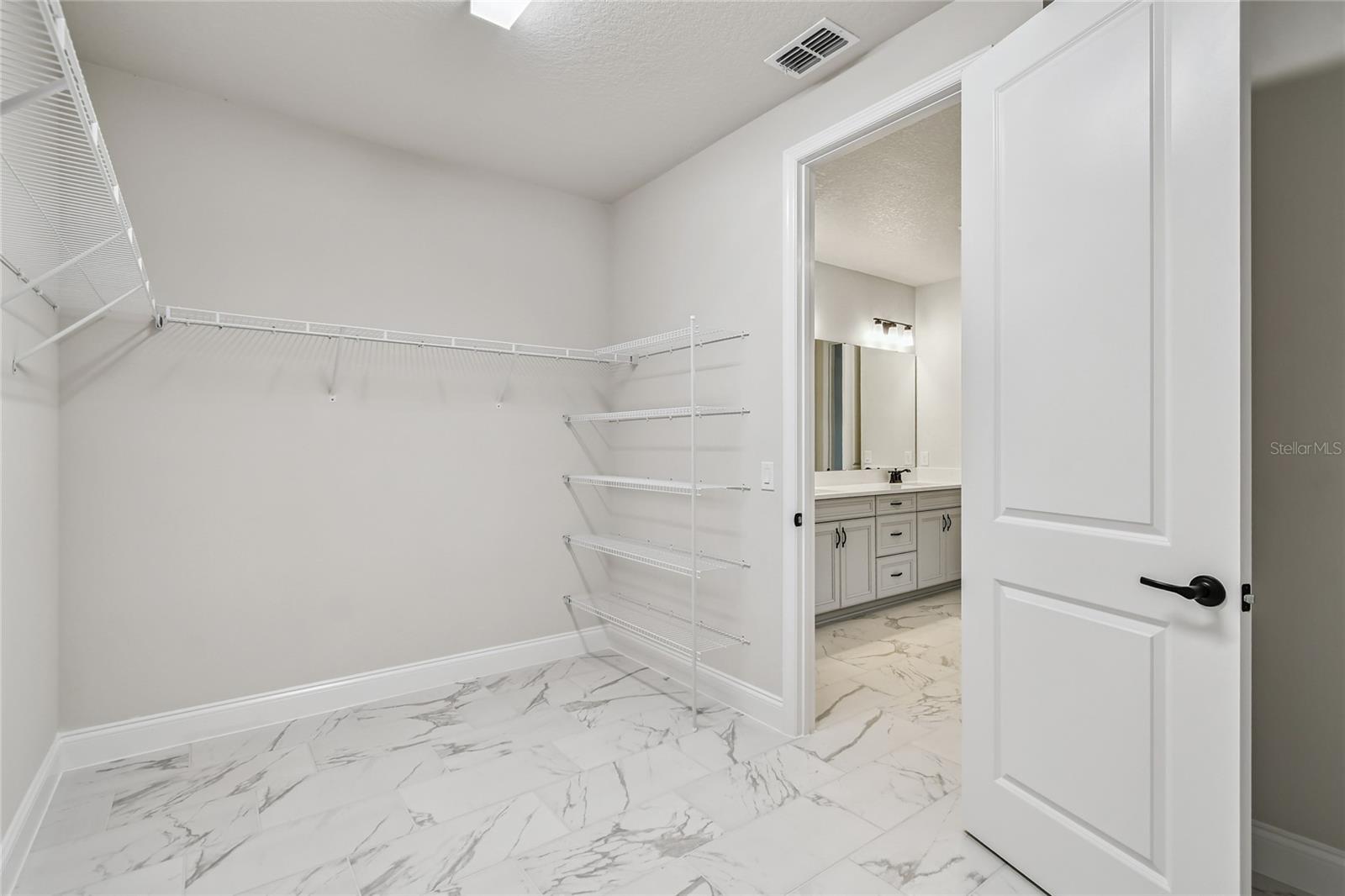 Image 23 of 43 For 17024 Cercis Loop