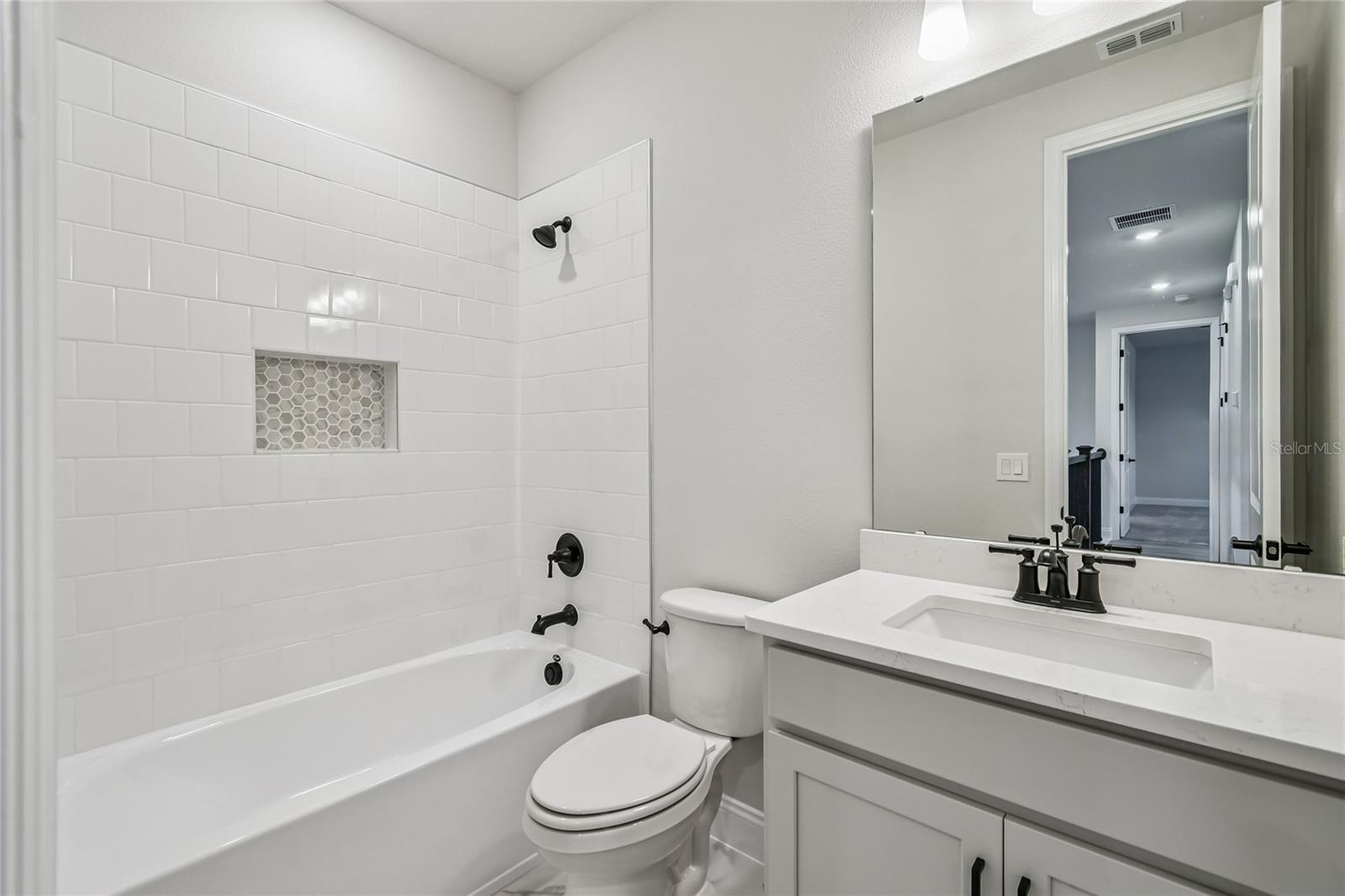 Image 27 of 43 For 17024 Cercis Loop