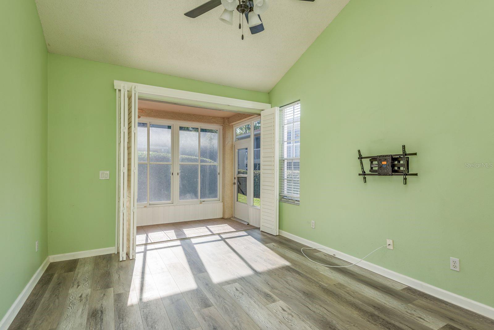 Image 17 of 40 For 2215 Andover Circle