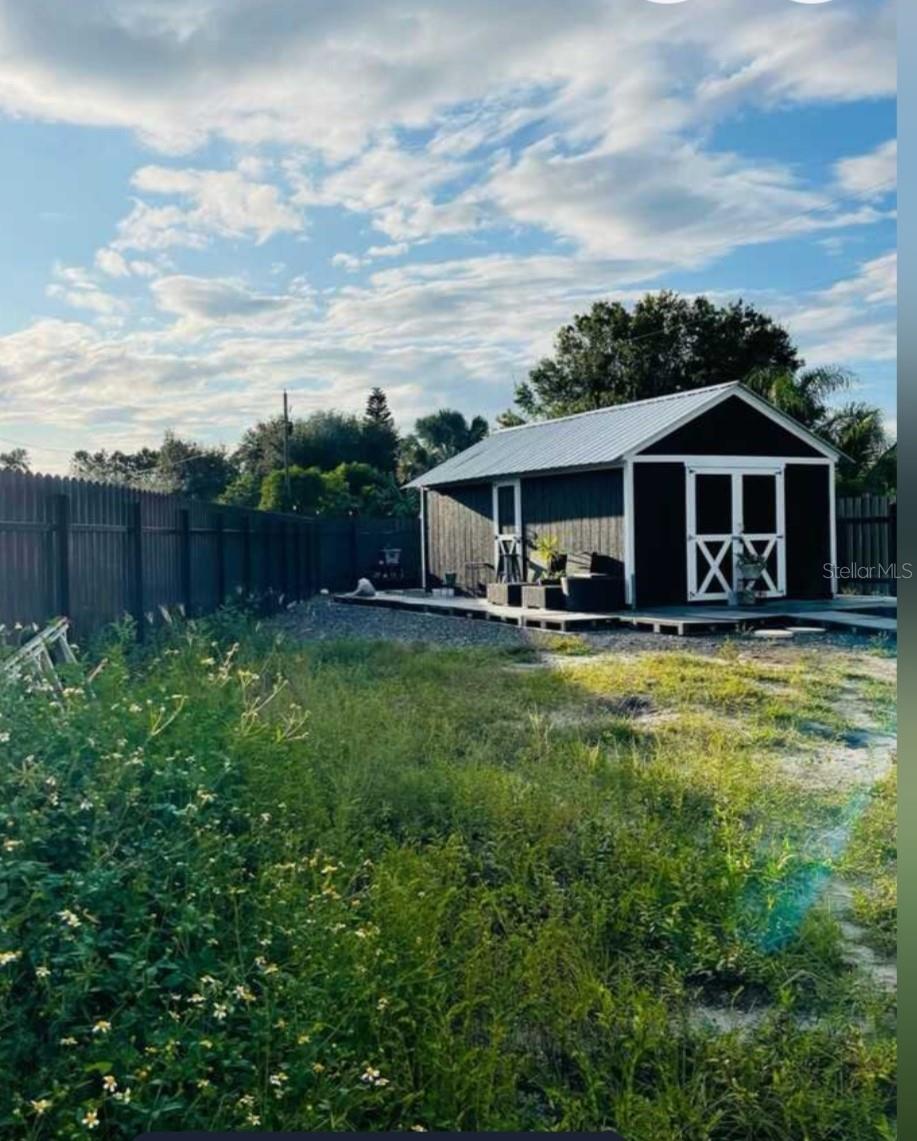 Listing photo id 9 for 6009 Mckinley Avenue