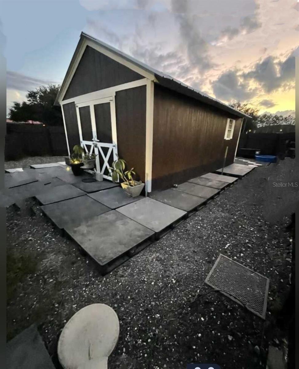 Listing photo id 10 for 6009 Mckinley Avenue