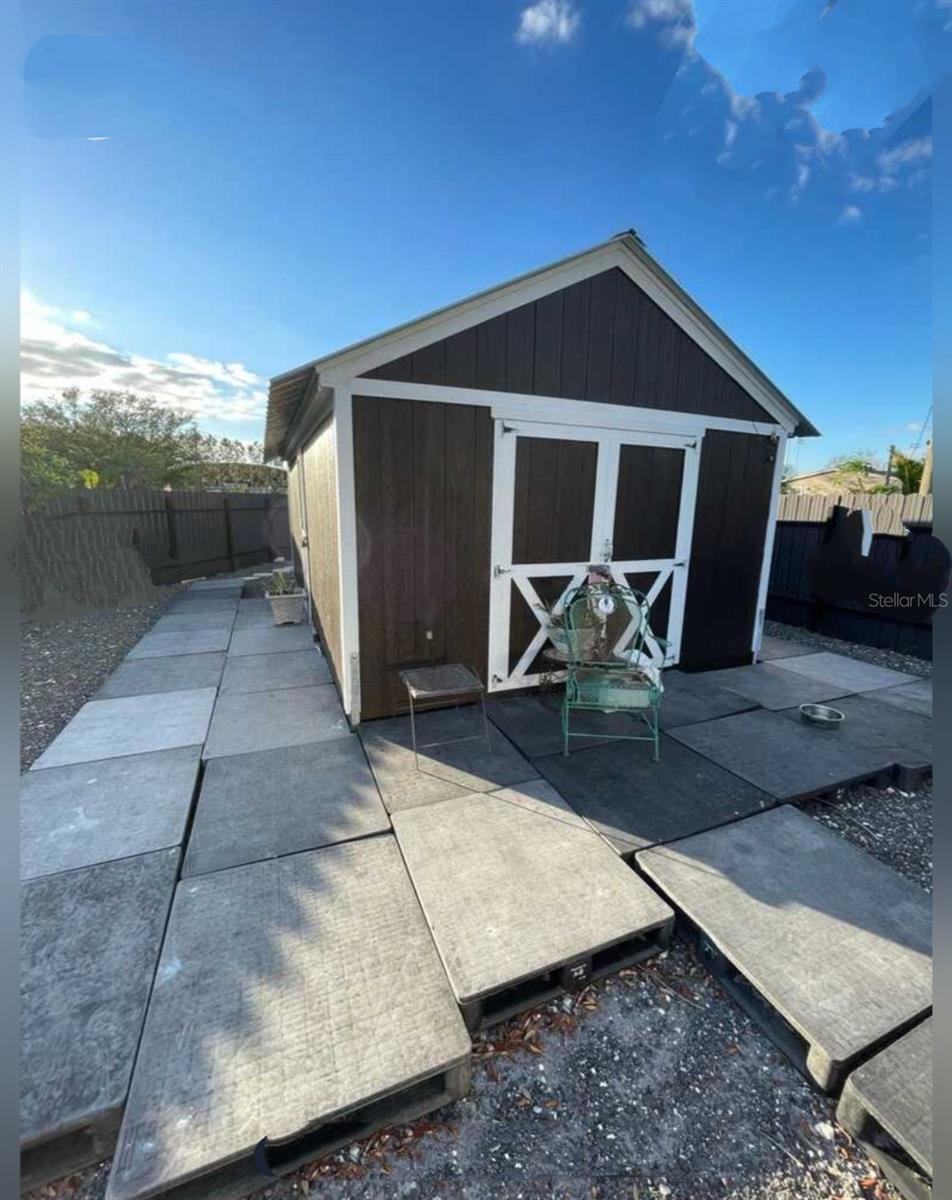 Listing photo id 11 for 6009 Mckinley Avenue