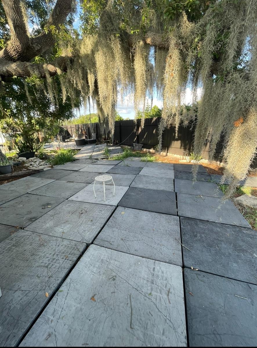 Listing photo id 12 for 6009 Mckinley Avenue