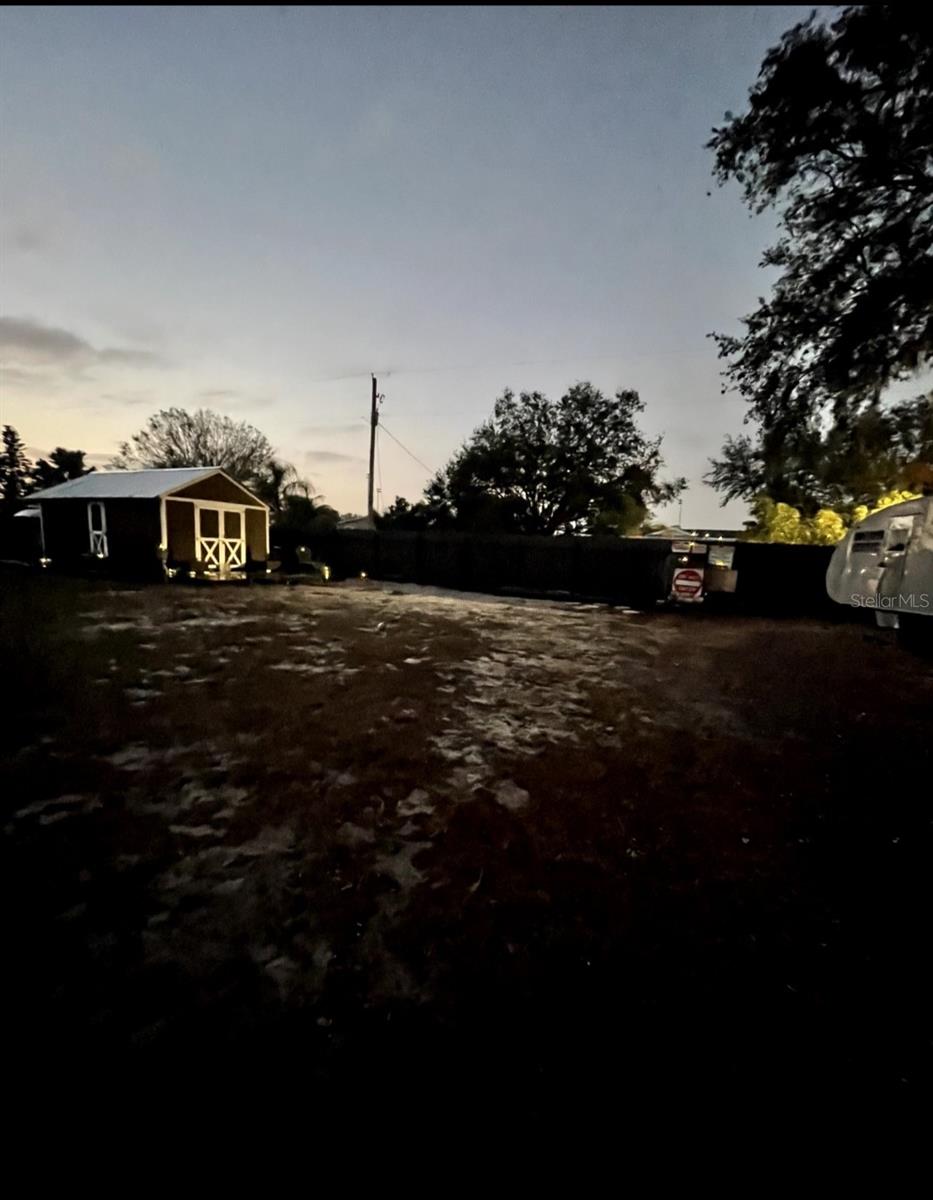 Listing photo id 18 for 6009 Mckinley Avenue