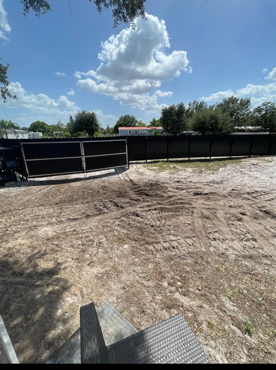 Listing photo id 7 for 6009 Mckinley Avenue