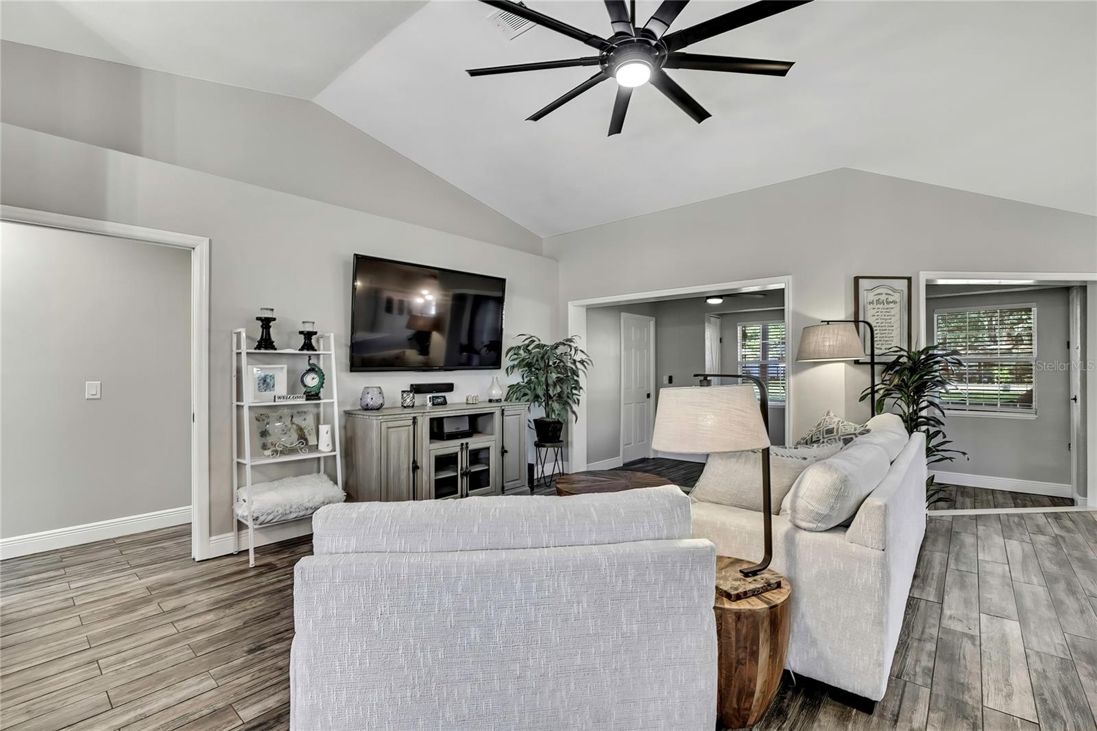 Image 36 of 90 For 11419 Old Crystal River Road