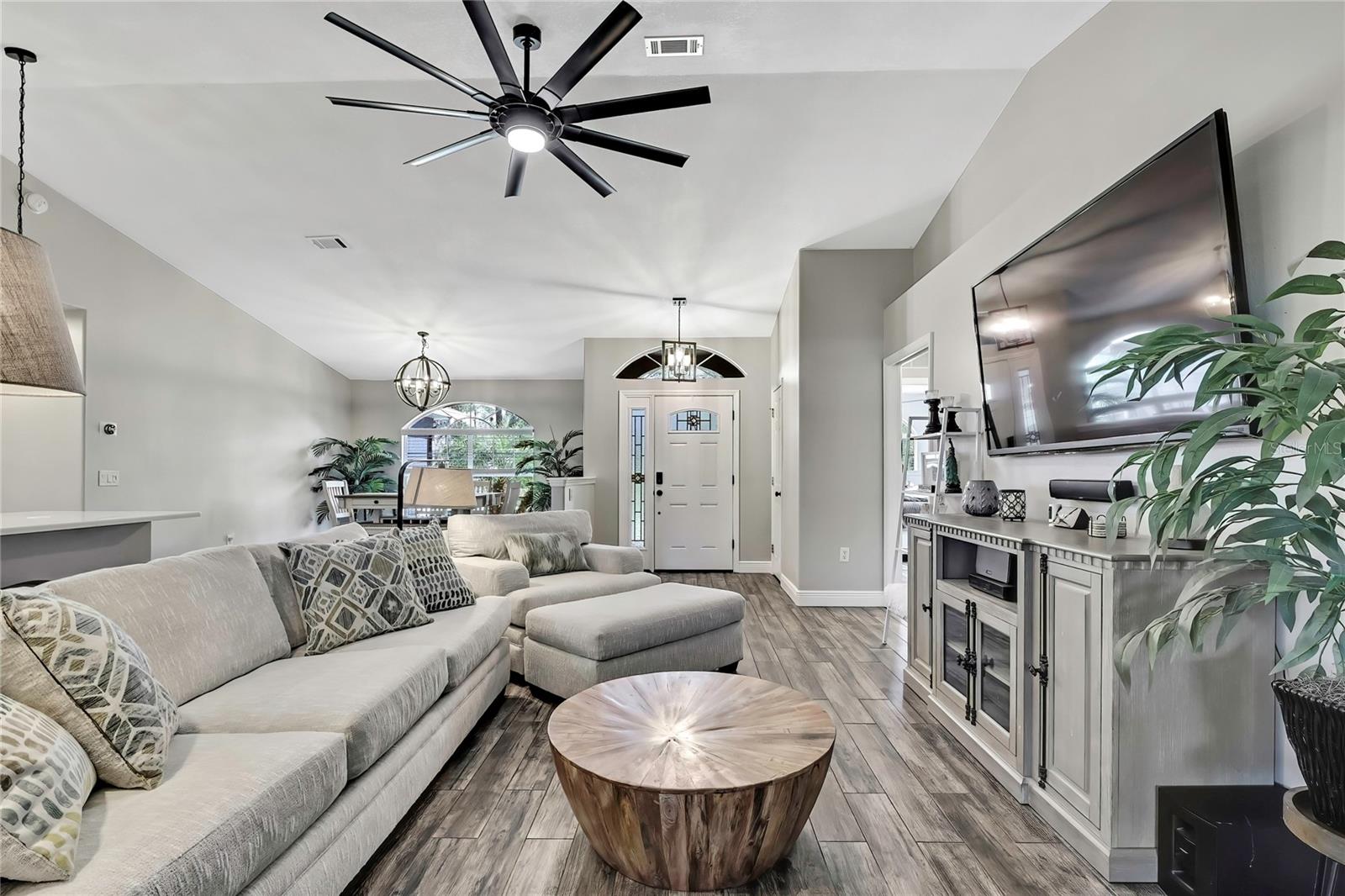 Image 37 of 90 For 11419 Old Crystal River Road