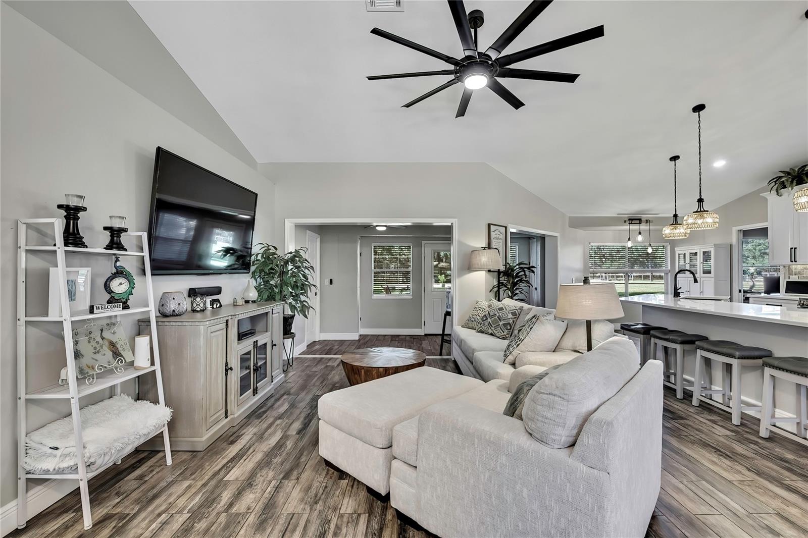 Image 5 of 90 For 11419 Old Crystal River Road