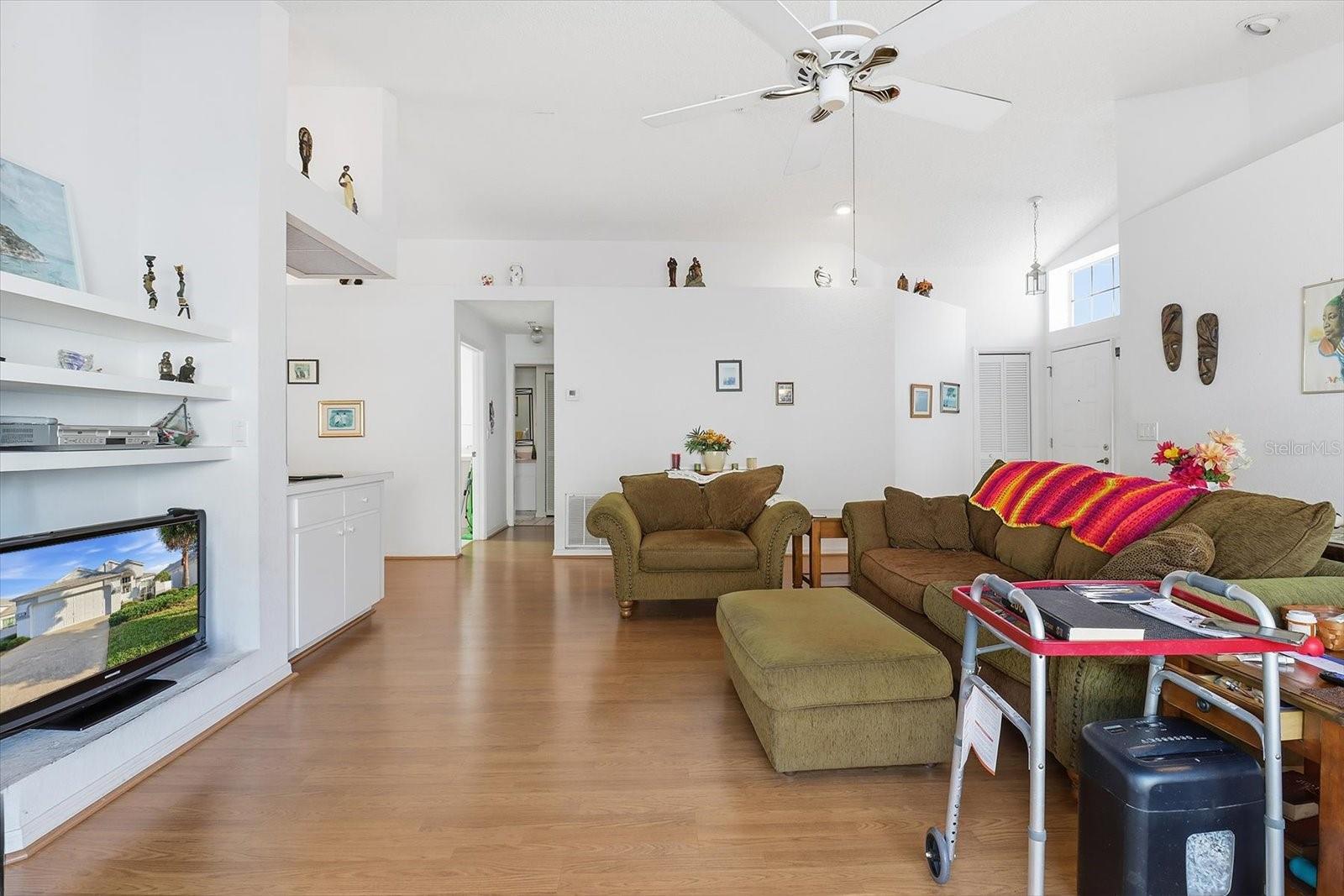 Image 11 of 44 For 1046 Castille Drive