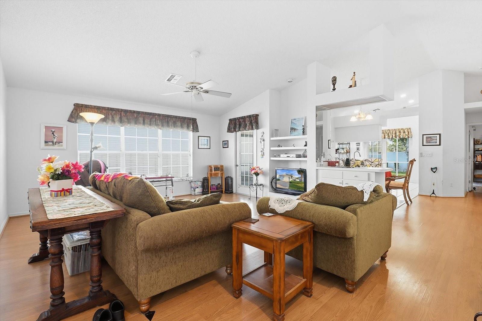 Image 7 of 44 For 1046 Castille Drive