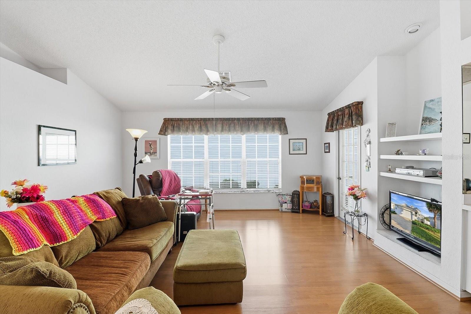 Image 9 of 44 For 1046 Castille Drive