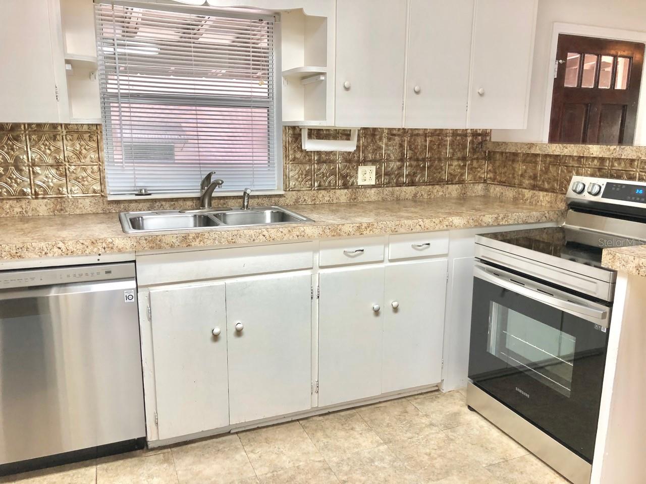 Image 10 of 42 For 1310 Woodlawn Avenue