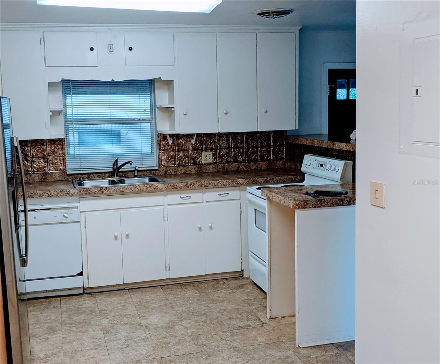 Image 13 of 42 For 1310 Woodlawn Avenue