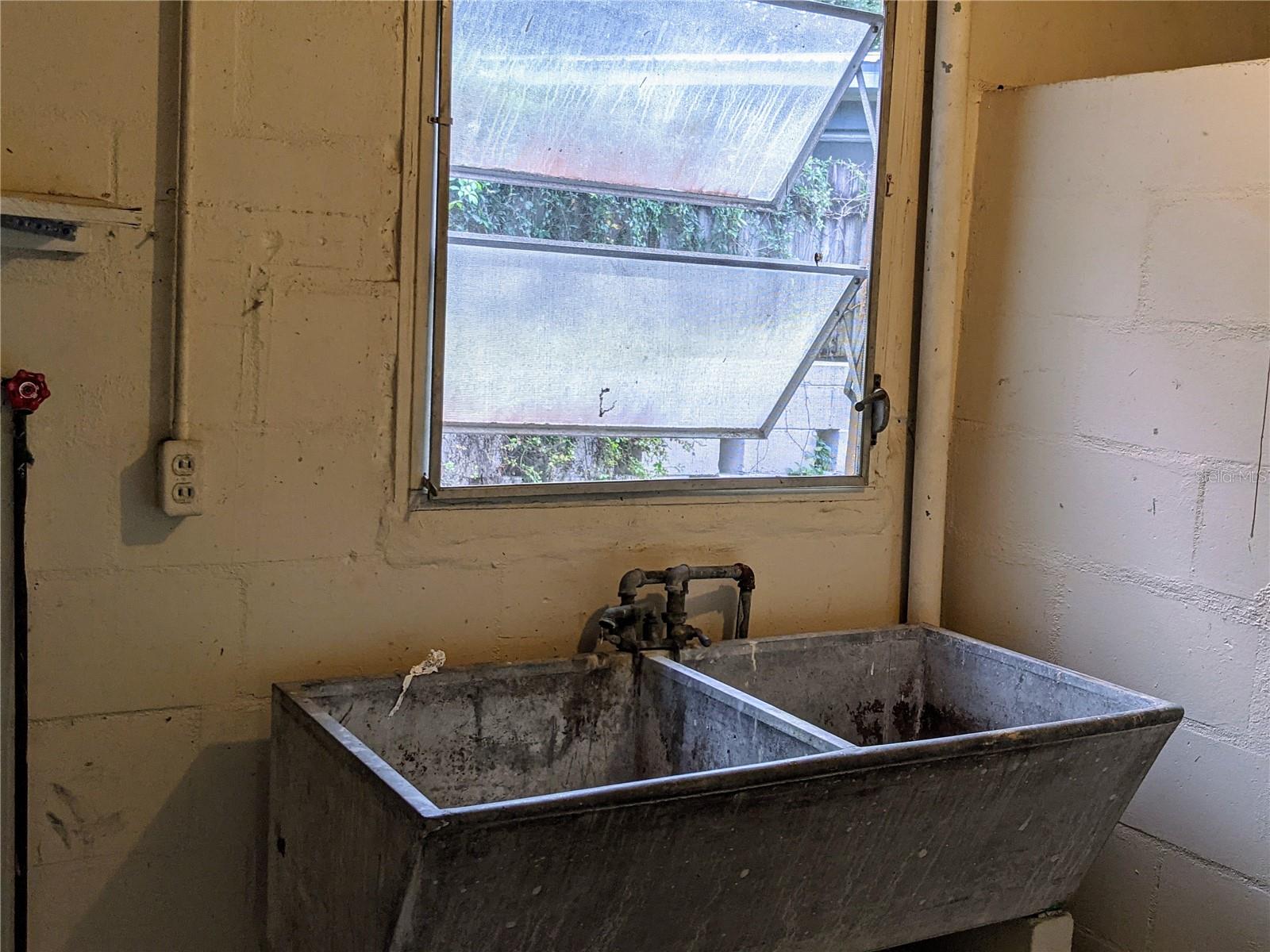 Image 31 of 42 For 1310 Woodlawn Avenue