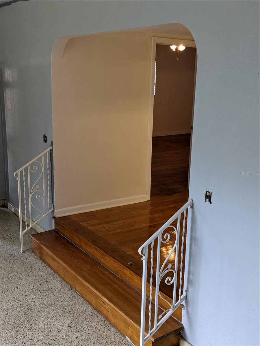 Image 38 of 42 For 1310 Woodlawn Avenue