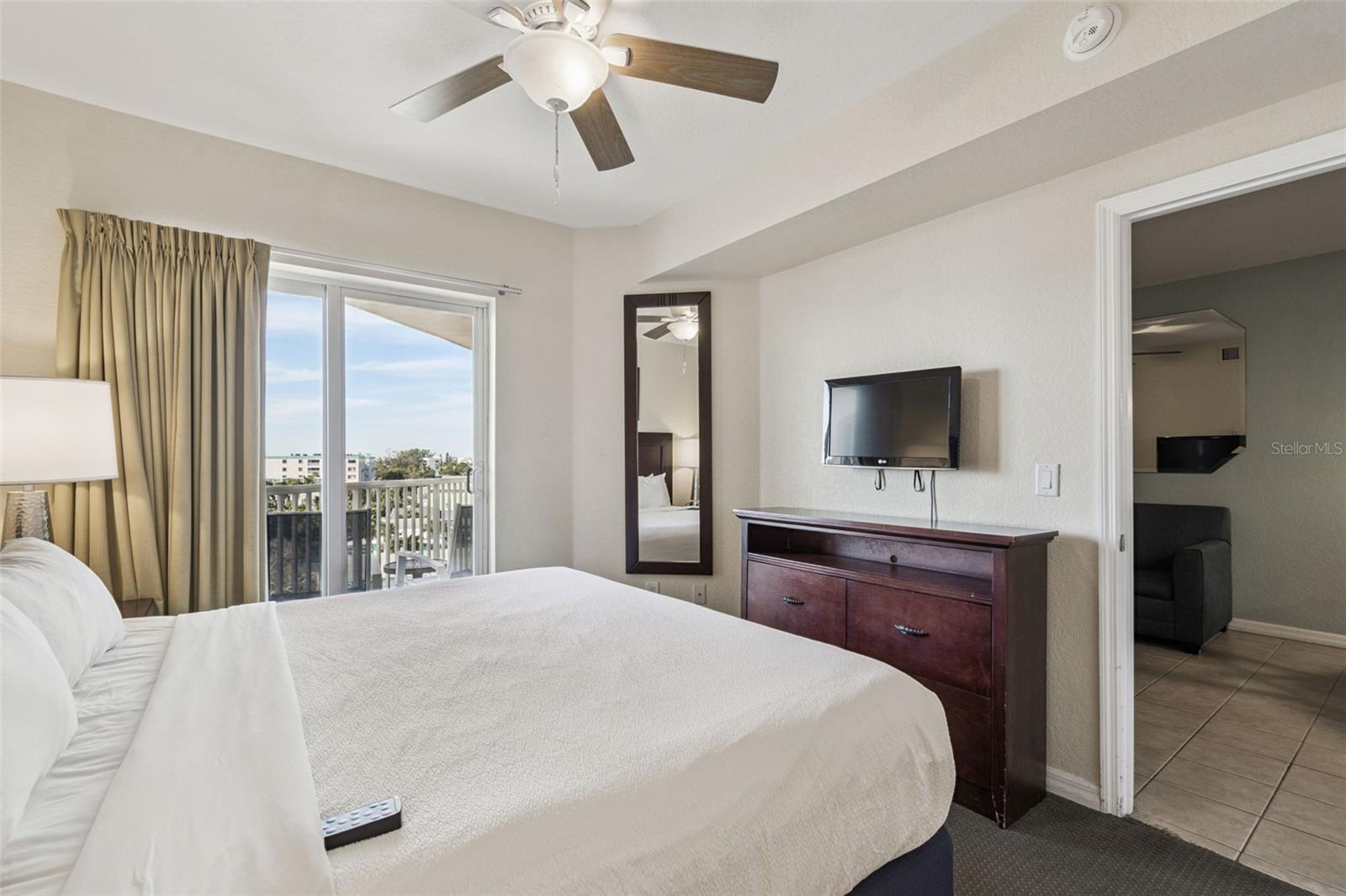 Image 25 of 61 For 12000 Gulf Boulevard 604n